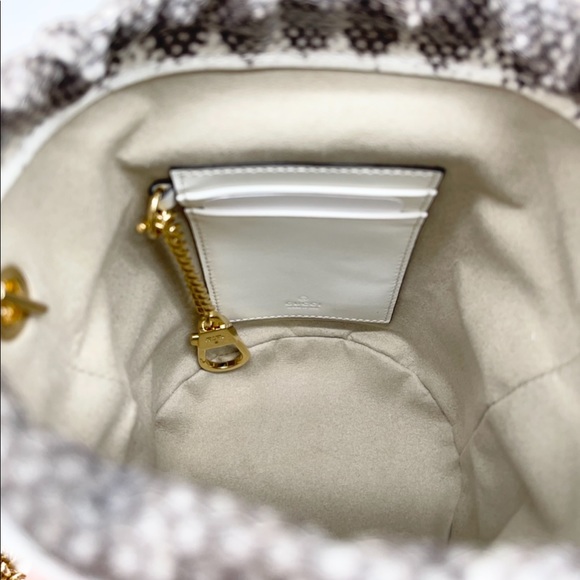 Gucci New With Box Bucket Mini Chain Grey/Ivory Snakeskin Leather Crossbody Pur… - Picture 10 of 12